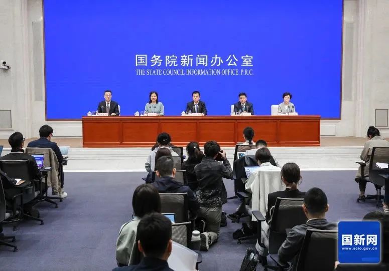 国新办举行“权威部门话开局”系列主题新闻发布会介绍“推动卫生健康事业高质量发展 护佑人民健康”有关情况